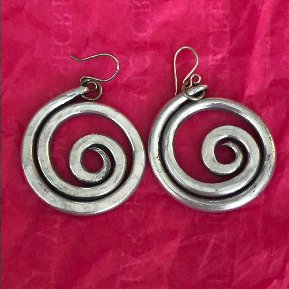 Handmade silver earrings with weaved basket holder